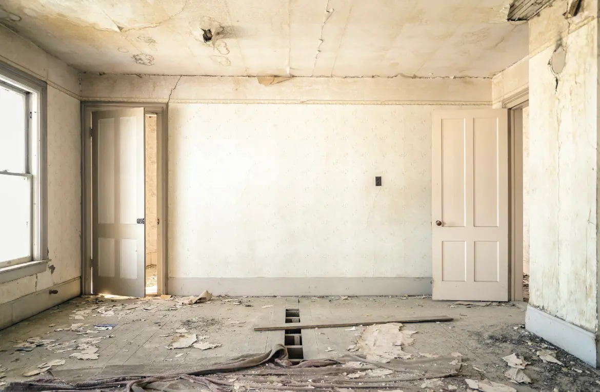 Waste disposal crew managing a cleanout project in Cambria